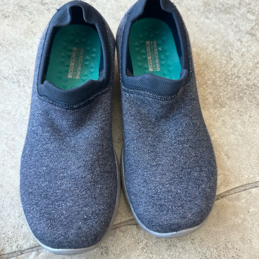 Size 6 gently used.
